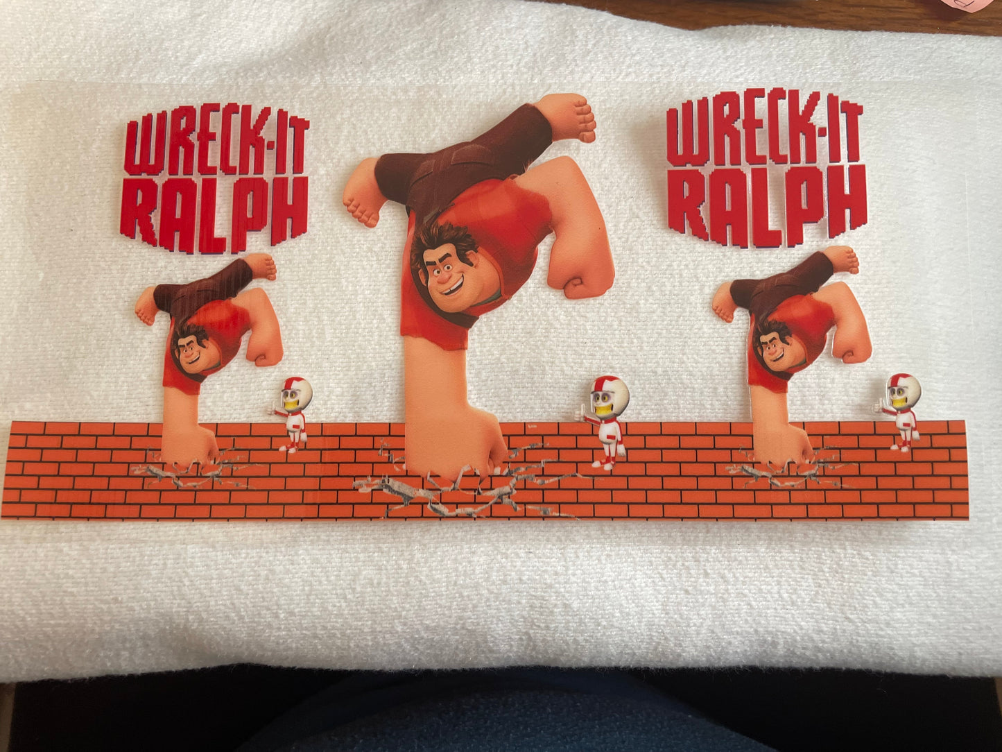 wreck it Ralph hand stand